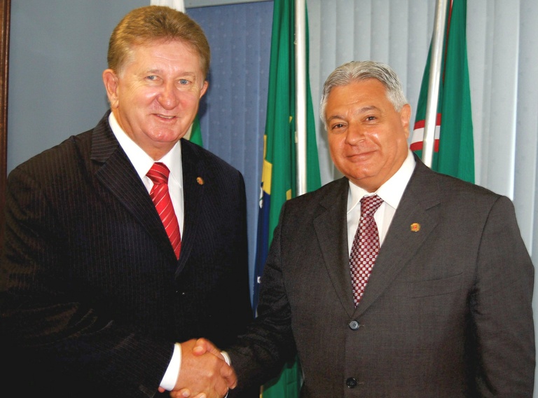 Tito Zeglin assume a presidência da Câmara de Curitiba  