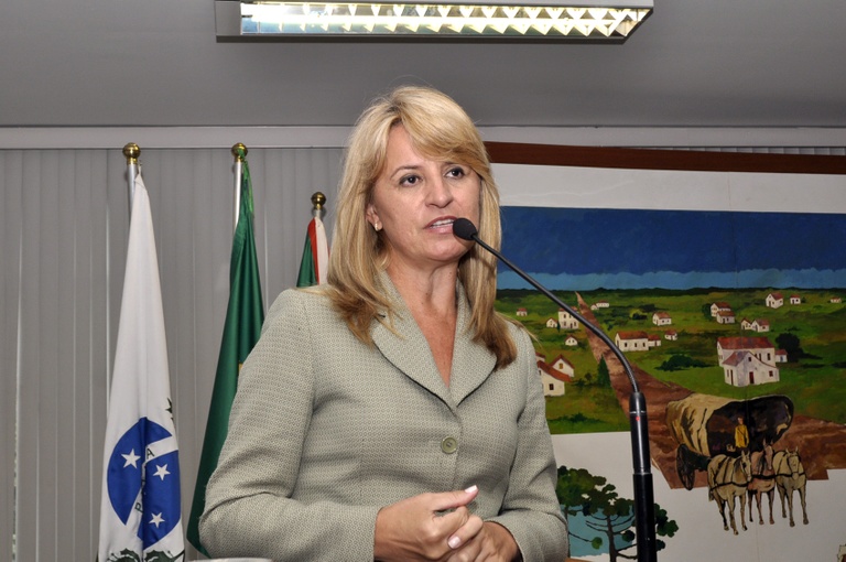 Trabalho de pastor destacado em plenário 