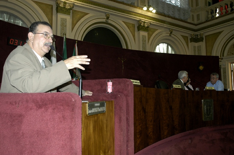 Trabalho na Câmara é destaque no plenário 
