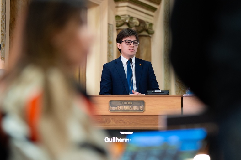 Transparência nas escolas divide opiniões e marca debate na Câmara