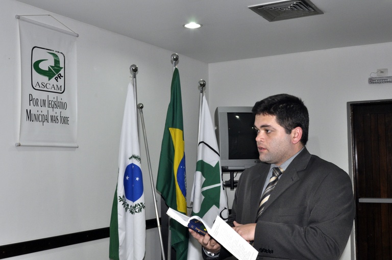 Treinamento aprimora funcionários das câmaras 