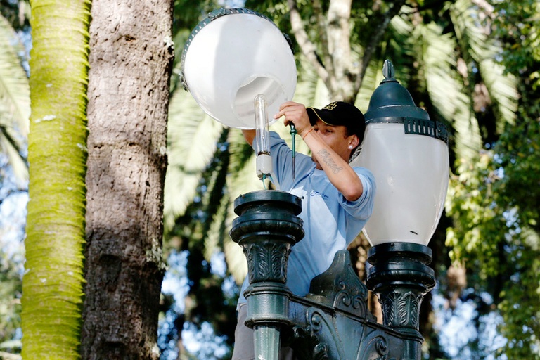 Treze bairros de Curitiba podem receber nova iluminação