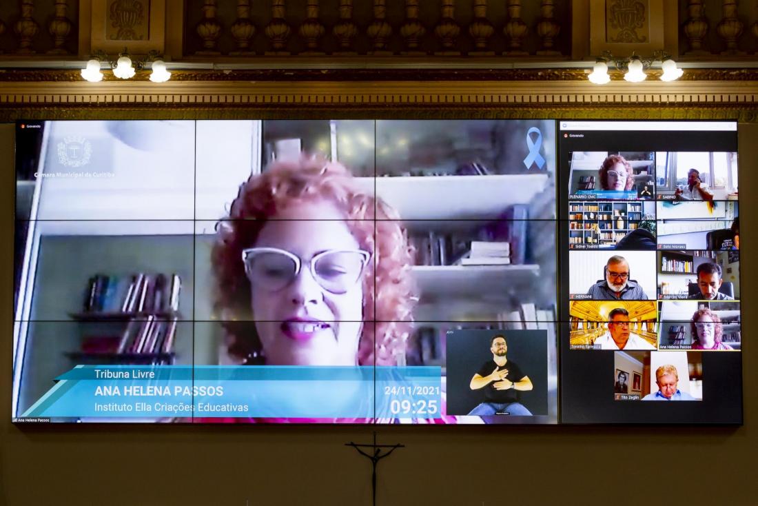 Tribuna Livre aborda estudos da branquitude em prol da luta antirracista