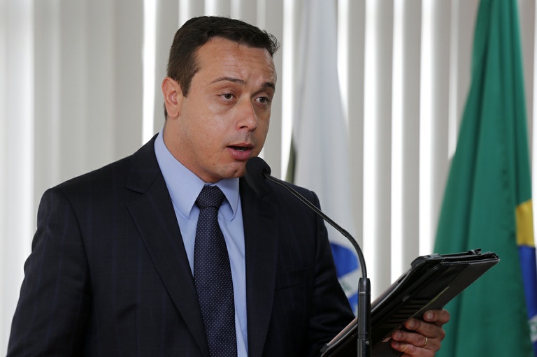 Tribuna Livre debate utilidade pública do jornalismo policial 