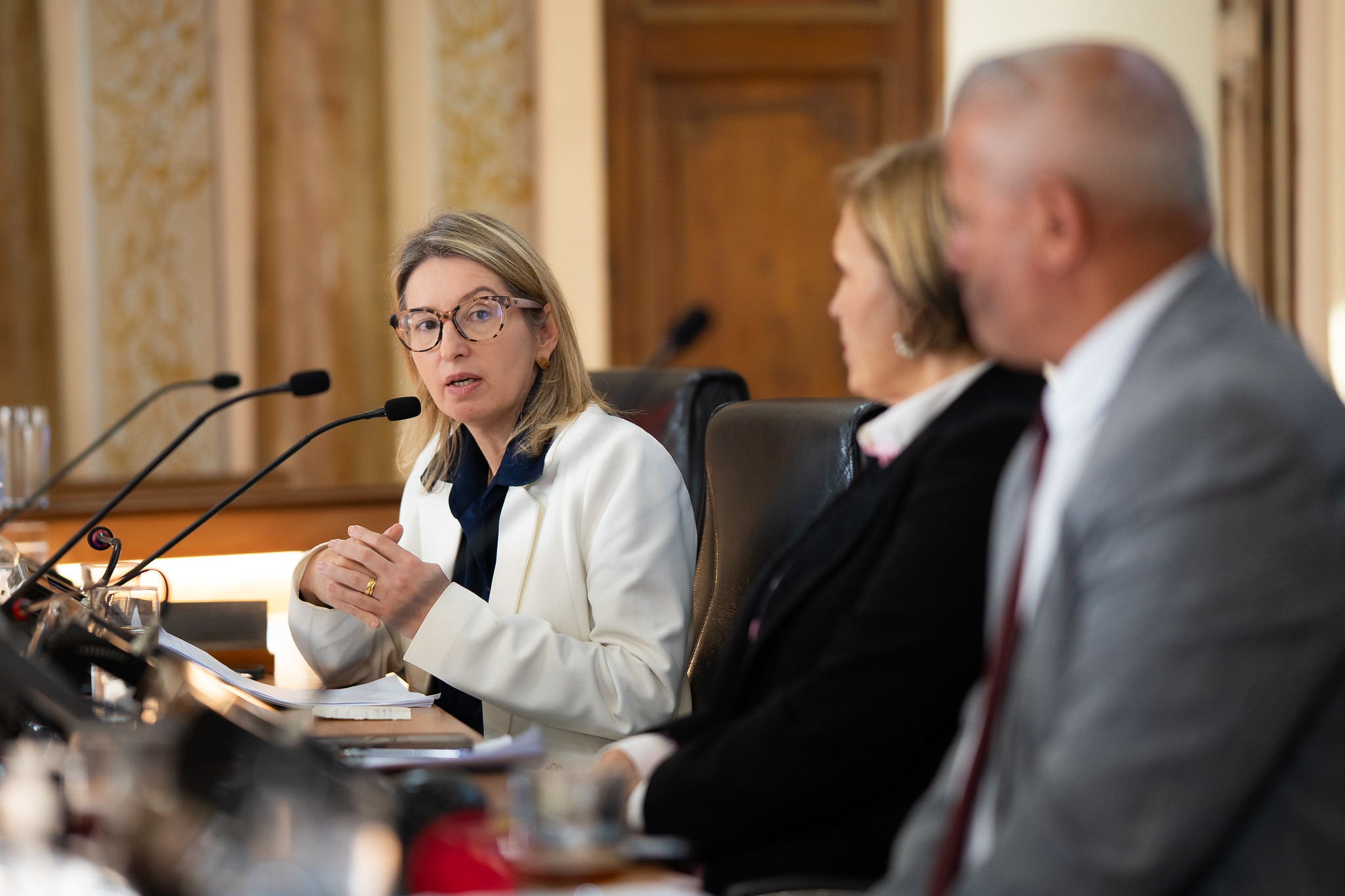  UPAs de Curitiba, vacinação e CAPS: Saúde responde dúvidas dos vereadores