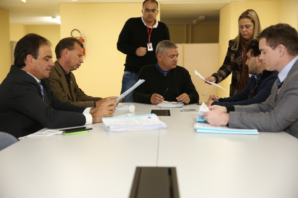 Urbanismo aprova autorização para táxis usarem suporte para bicicletas