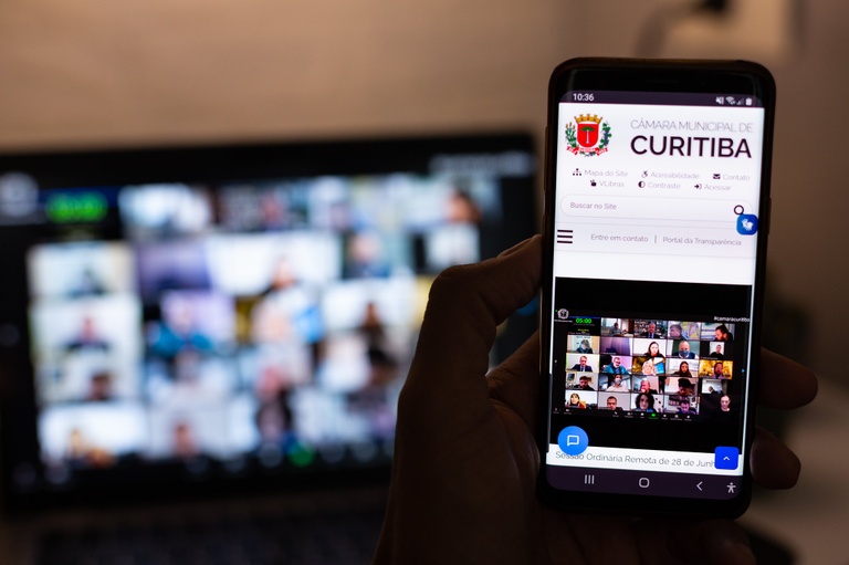 Vacinação de motoristas e cobradores é elogiada na Câmara de Curitiba
