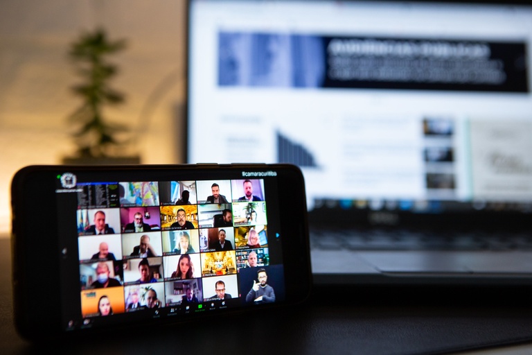 Vacinação dos Conselhos Tutelares devia ser priorizada em Curitiba, aprova CMC