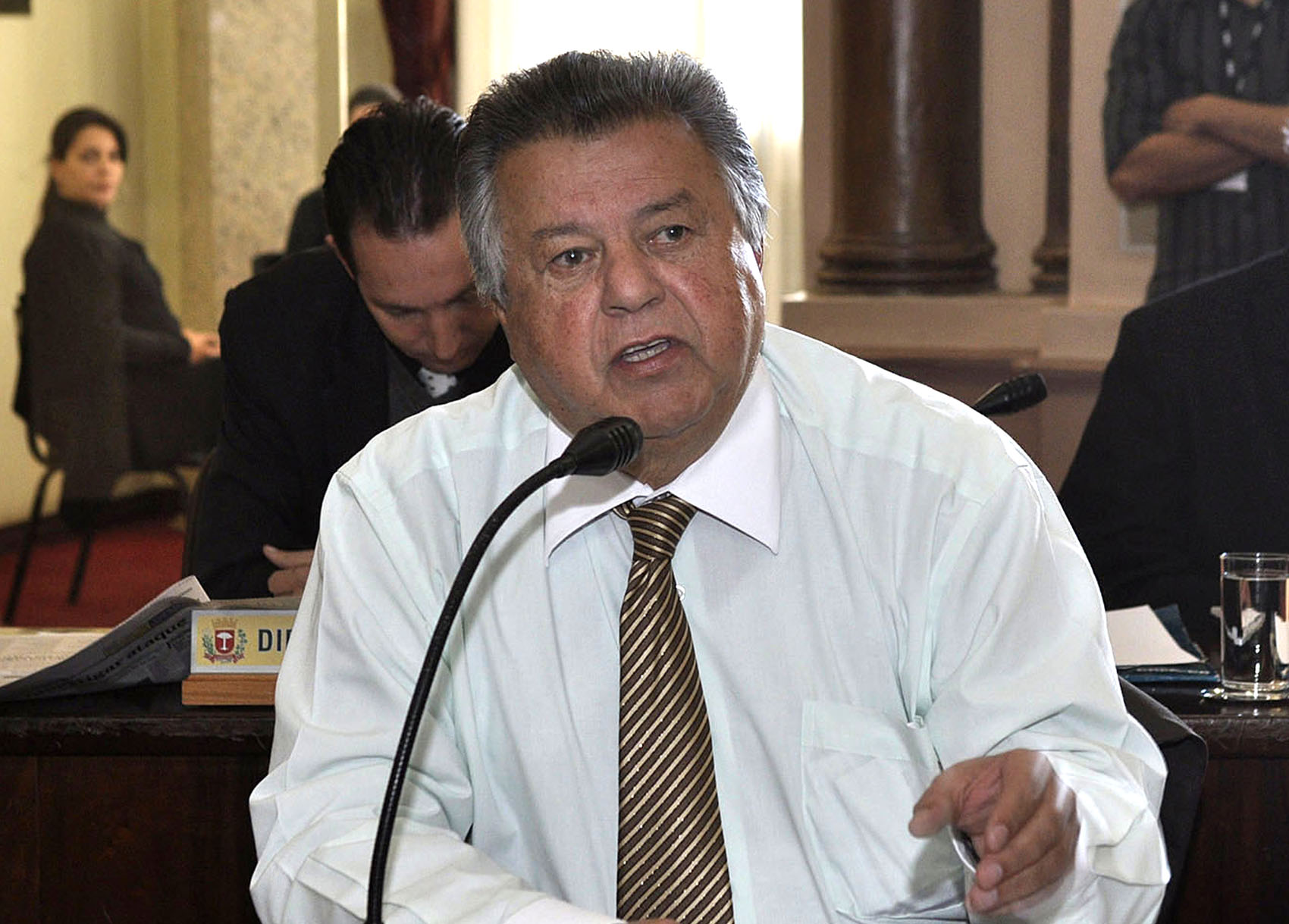 Vagas  de estacionamento podem ajudar no trânsito 