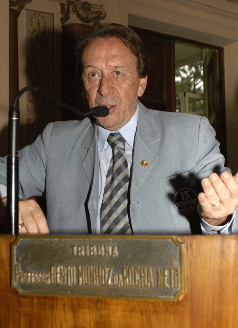 Valdenir Dias aborda eleição na tribuna 