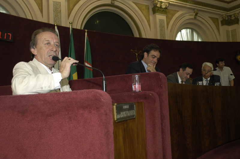 Valdenir Dias aceita convite para o PMDB 