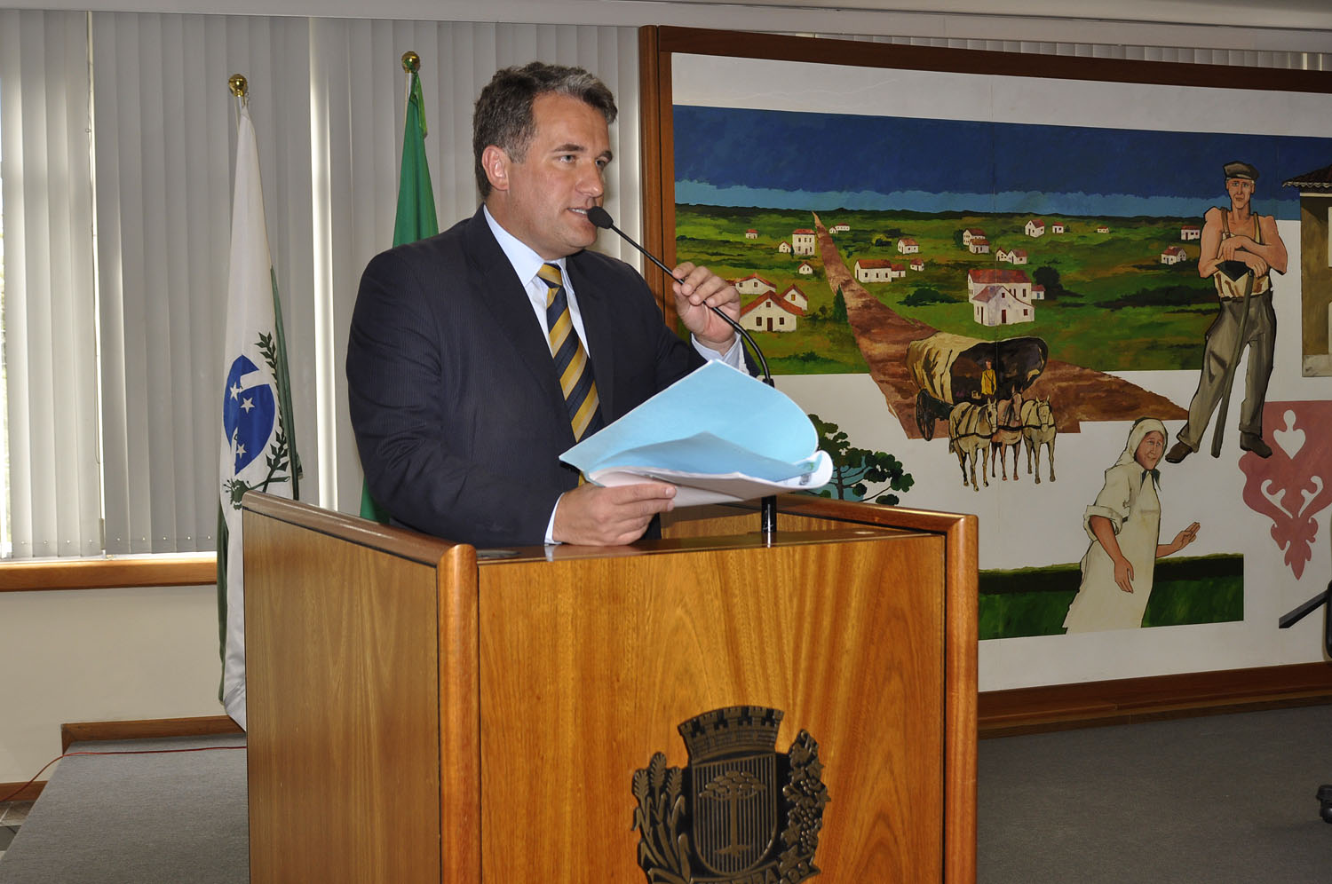 Veículos abandonados serão removidos após 30 dias 