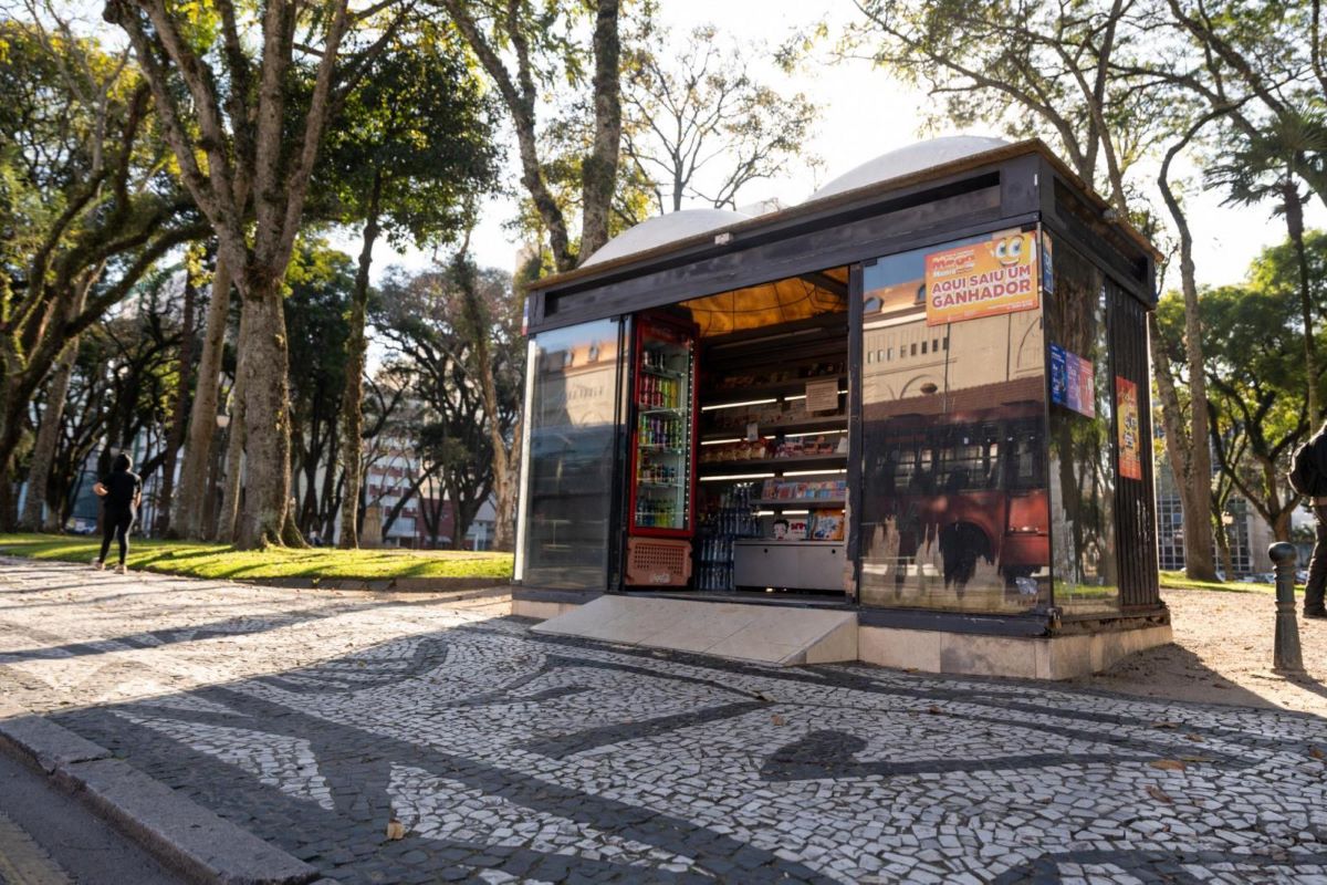 Venda de cerveja em bancas de jornais é tema de projeto em Curitiba
