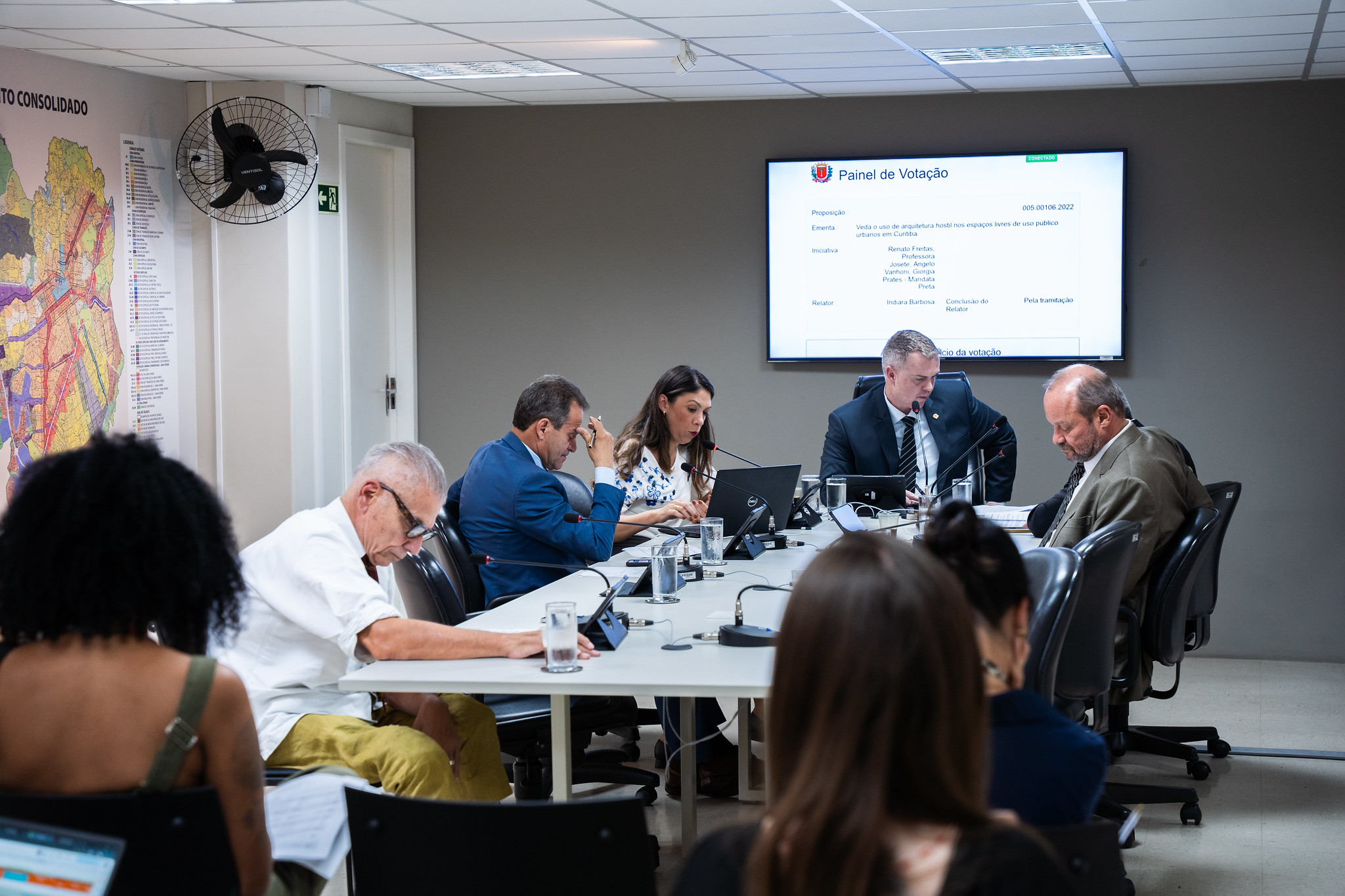 Venda de naming rights de bens públicos: CCJ pede ajuste no projeto