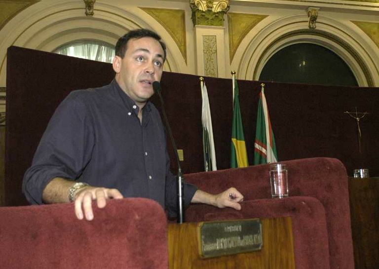 Vereador aborda denúncias sobre repasse de dinheiro  