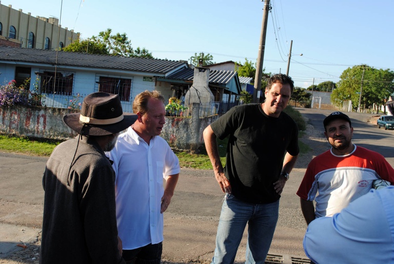 Vereador acompanha solicitação de moradores 