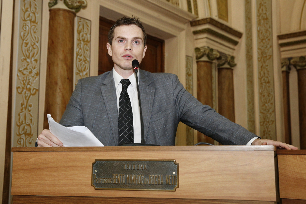 Vereador alerta a ônibus com vida útil vencida