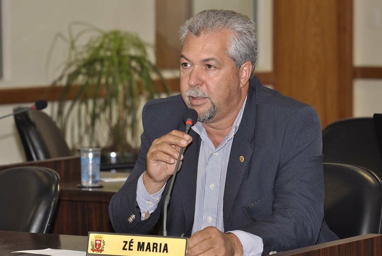 Vereador alerta para risco de acidentes 