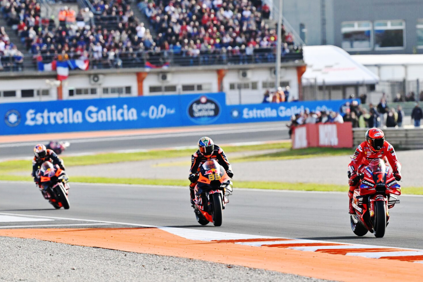 Vereador altera projeto de lei e naming rights valerá só para eventos