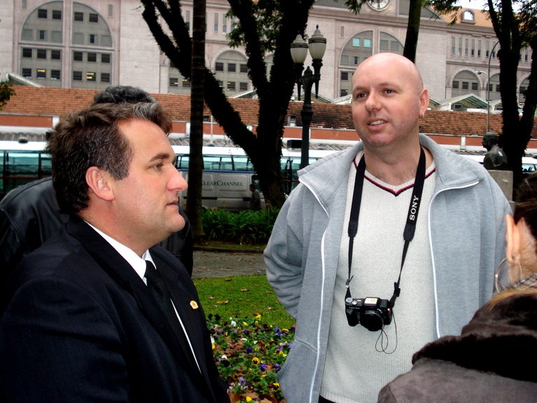 Vereador aplaude teatro para todos nas praças 