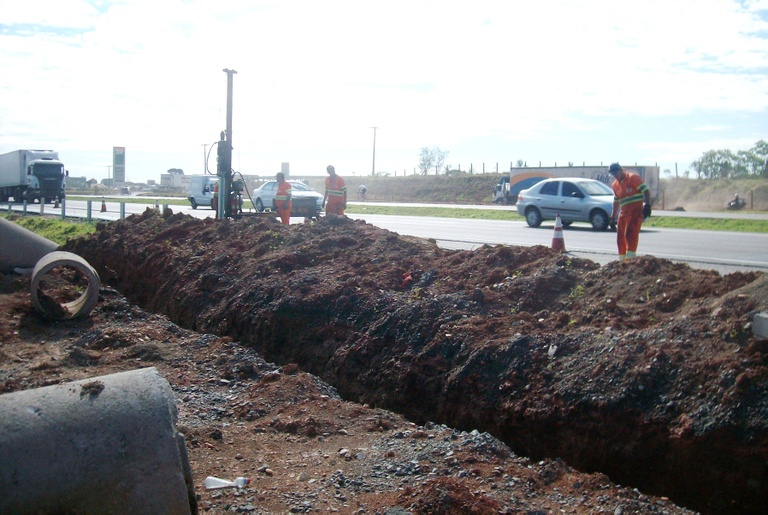 Vereador cobra travessia para pedestres em rodovia 