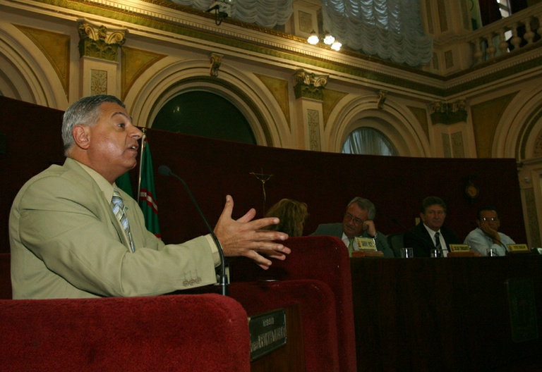 Vereador comenta queda da cláusula de barreira 