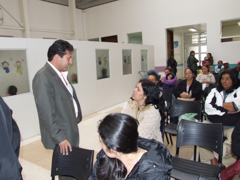 Vereador confere obras em bairro 