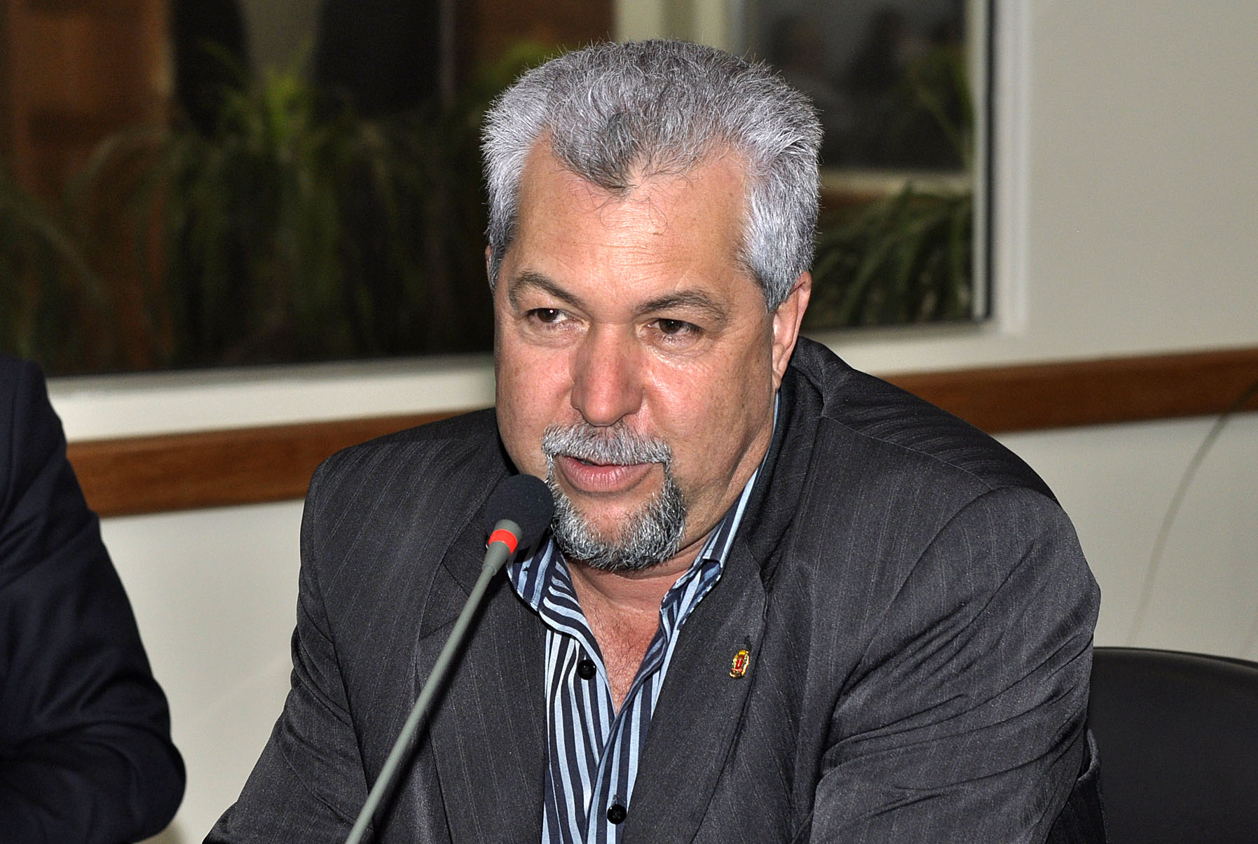 Vereador defende a contratação de idosos 