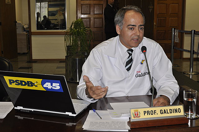 Vereador defende redução da produção da indústria tabagista 