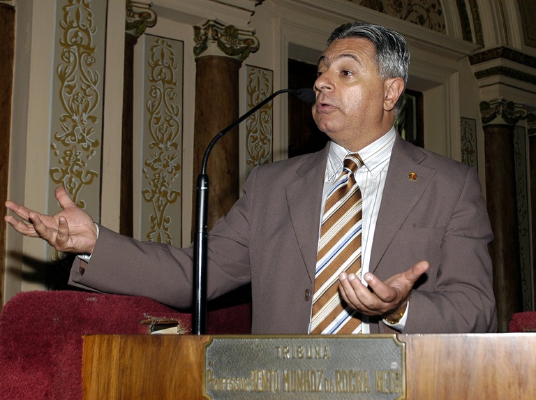 Vereador defende reforma política 