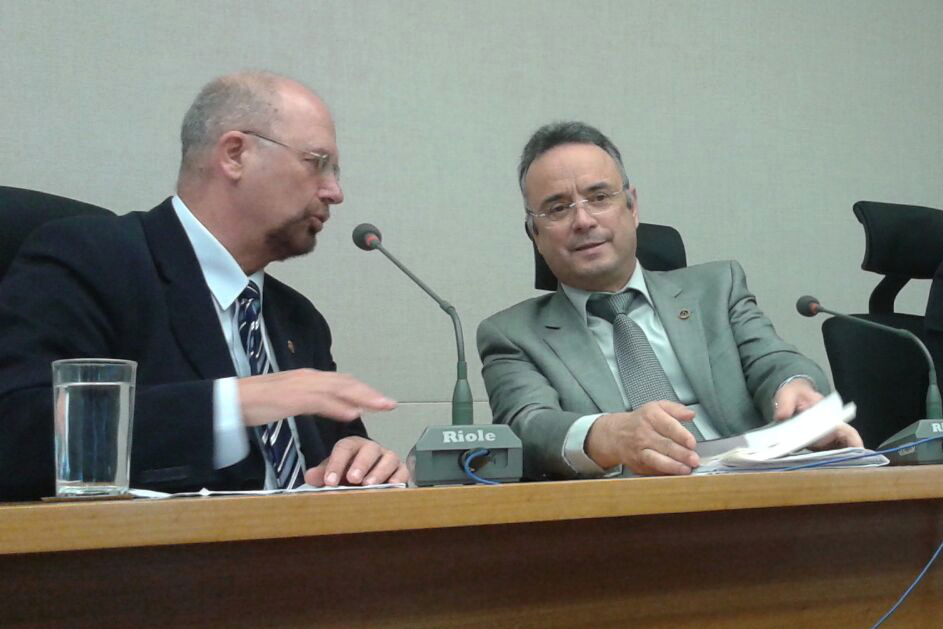 Vereador depõe na CPI dos Transportes do Distrito Federal