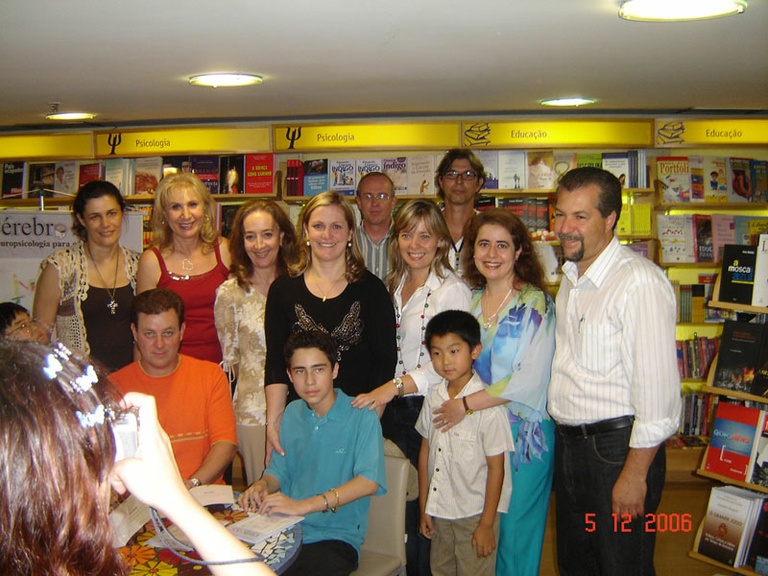 Vereador destaca participação de superdotados em livro 