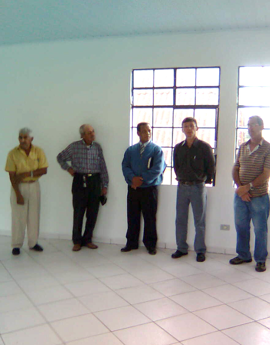 Vereador entrega chaves no Pinheirinho 