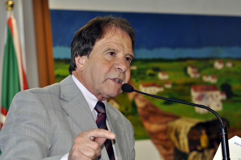 Vereador indaga Detran sobre pagamento de multas 