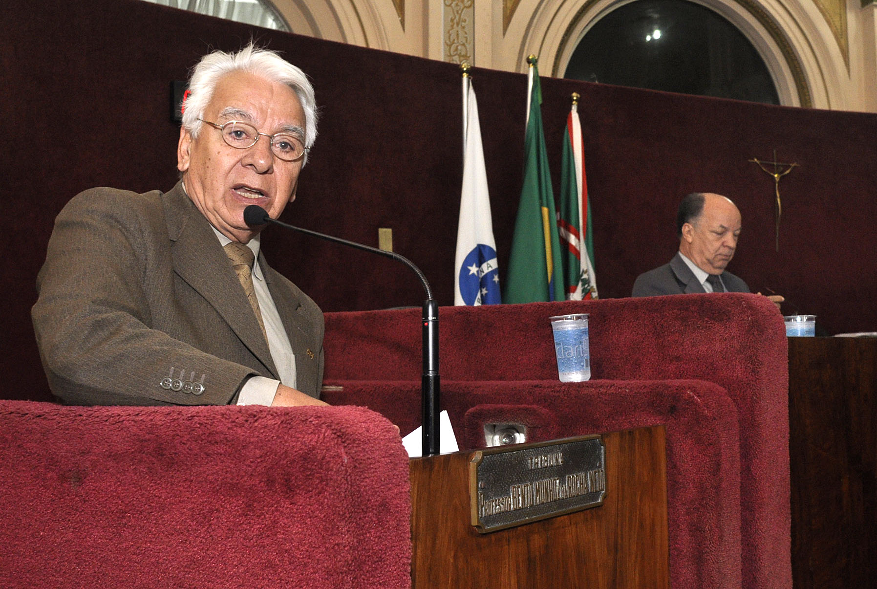 Vereador informa sobre convenção no plenário 