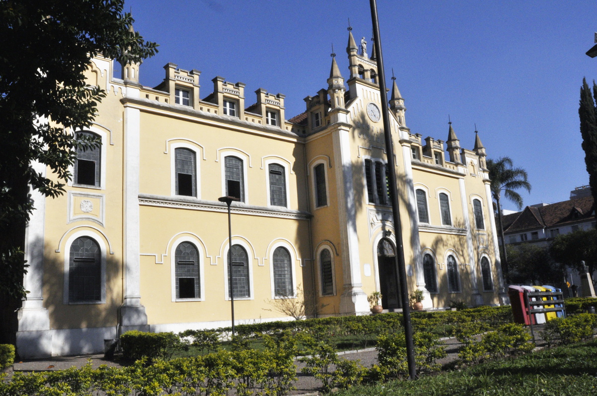 Vereador insiste que hospitais de Curitiba paguem menos ISS