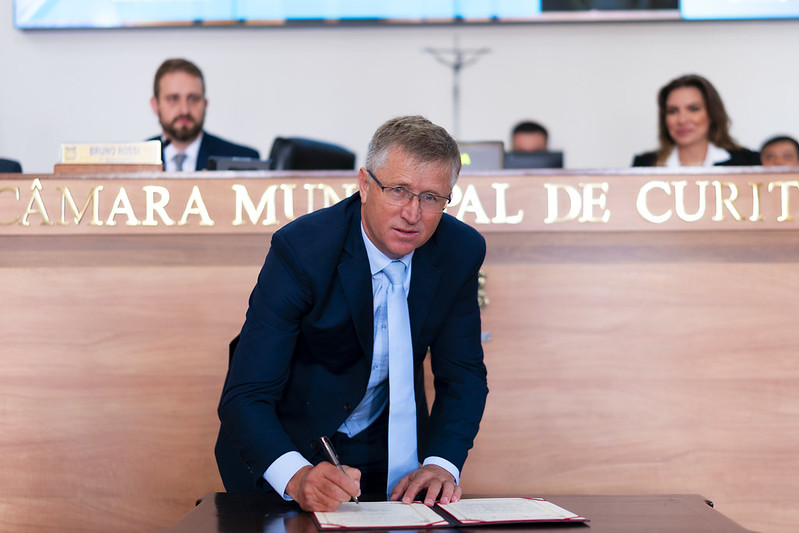 Vereador Mauro Bobato retorna à Câmara de Curitiba