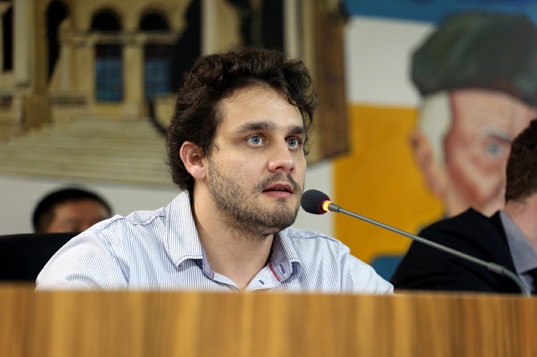 Vereador pede estudos de tráfego no Campo Comprido