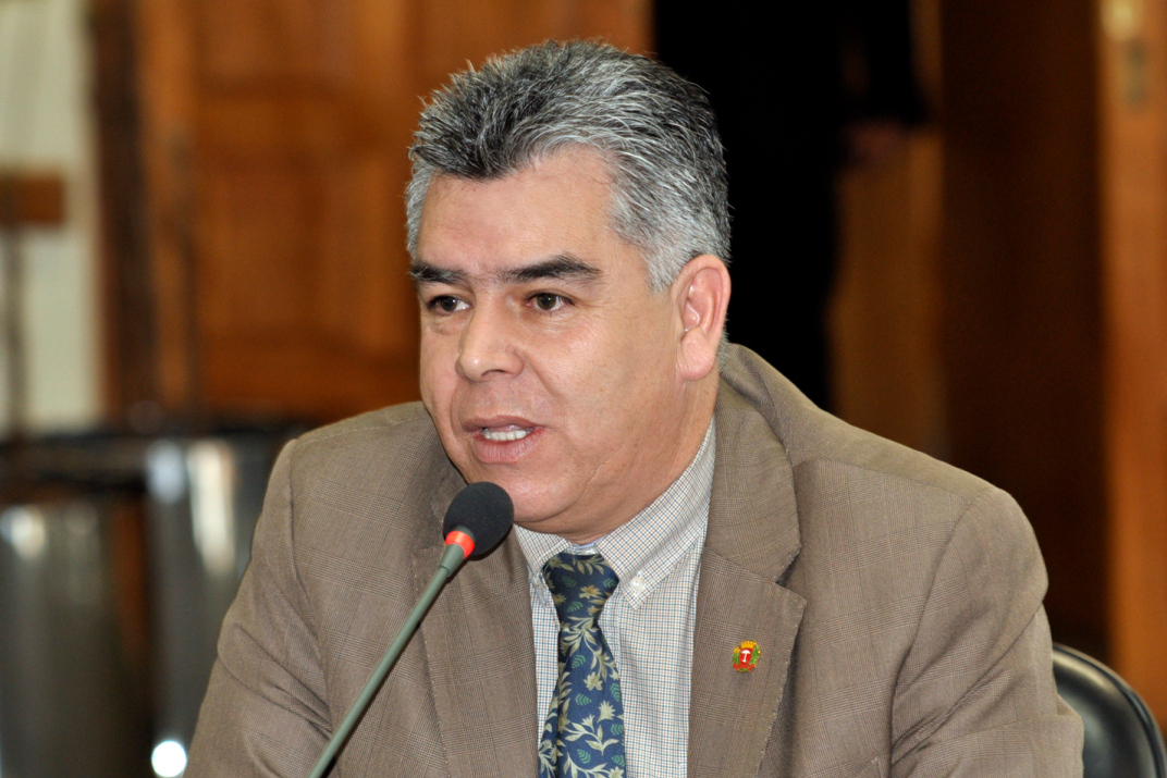 Vereador pede instalação de banheiros químicos em pontos de táxi 