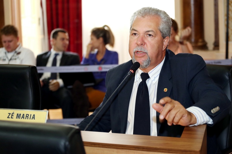 Vereador propõe novos banheiros públicos com acessibilidade