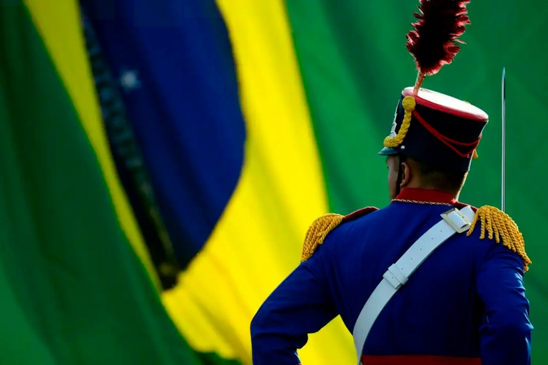 Vereador quer rediscutir execução do Hino Nacional nas escolas