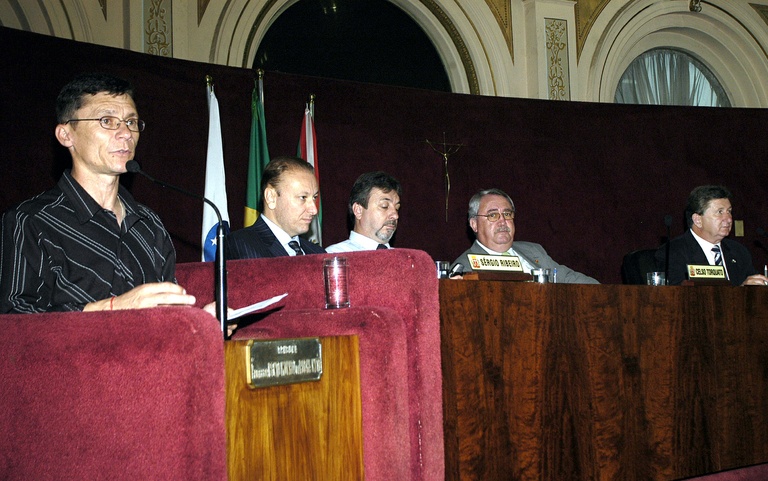 Vereador quer saber sobre vagas em creches 