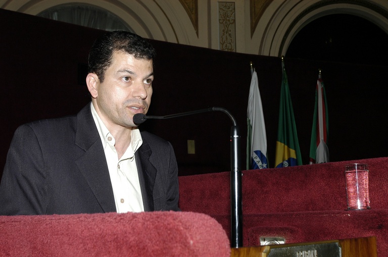 Vereador reclama do descaso de concessionárias 