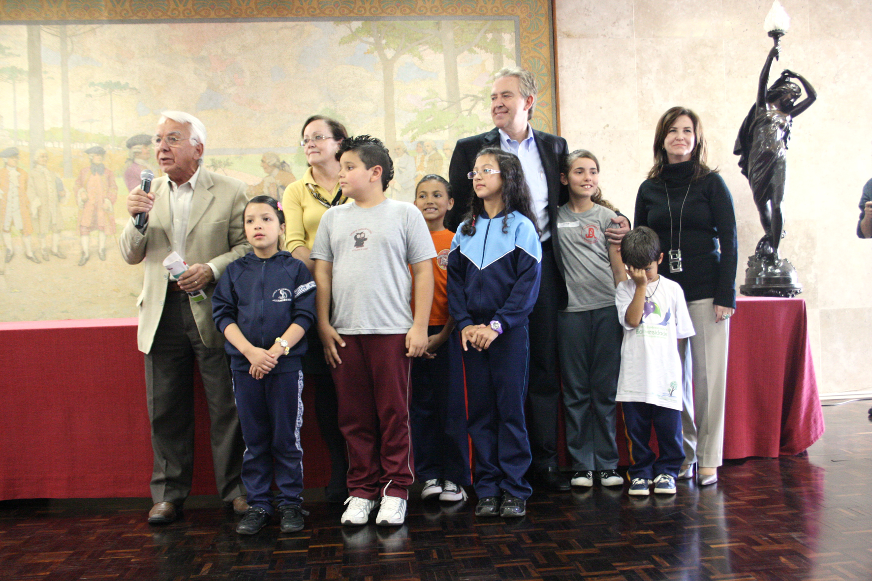 Vereador representa Câmara em premiação de estudantes 