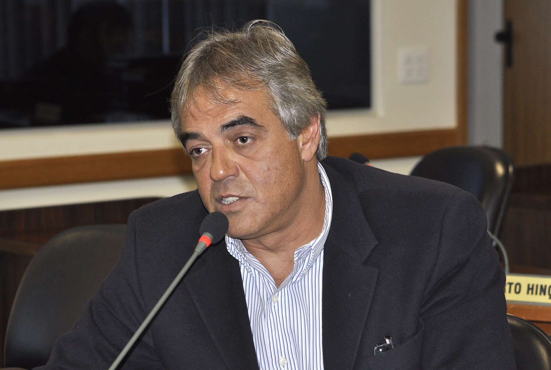 Vereador sugere informações nas estações-tubo da cidade 