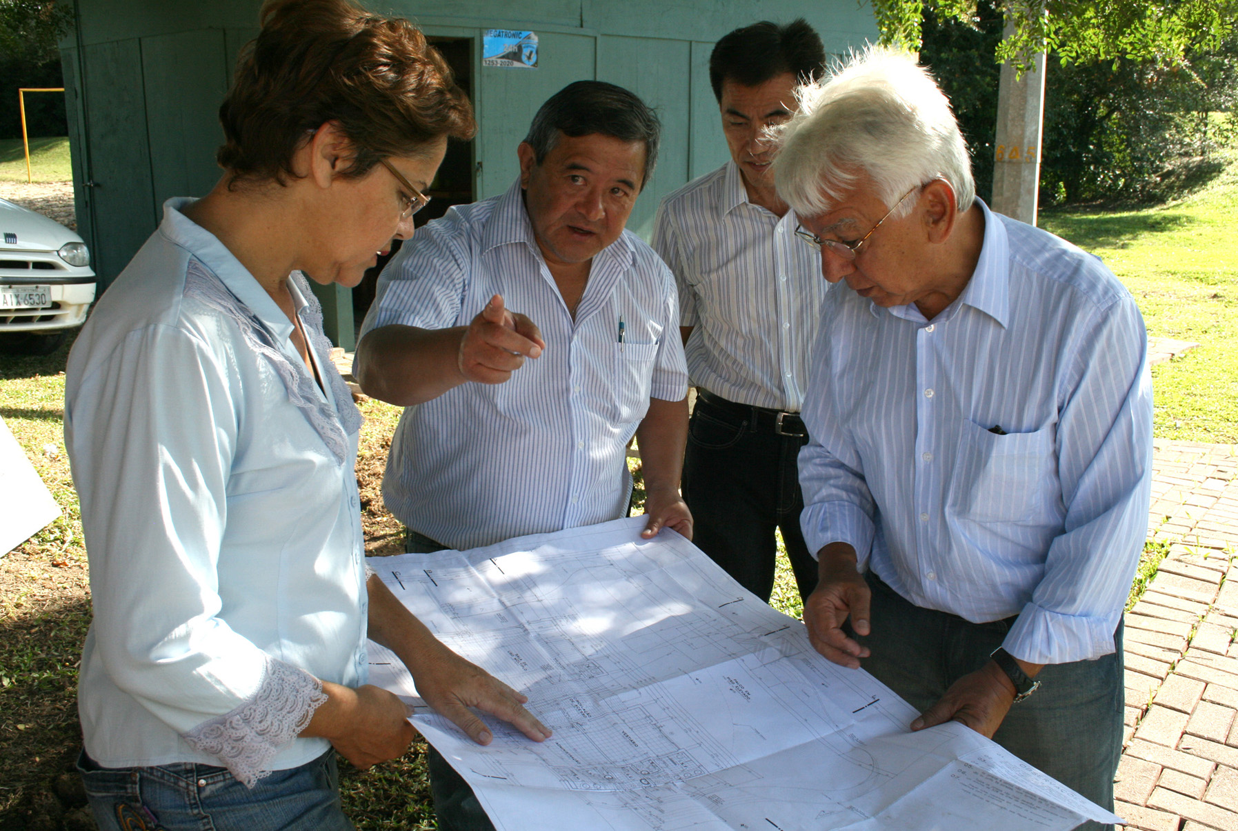 Vereador vistoria obras do Centro Cultural Vilinha 