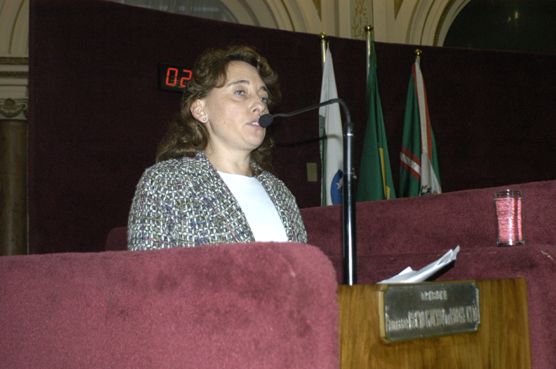 Vereadora fala sobre índice de aumento dos servidores 