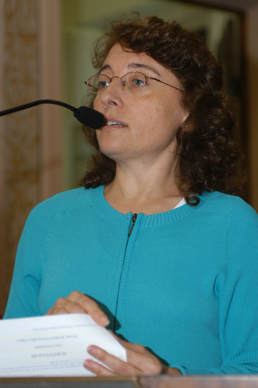 Vereadora preocupada com professores  