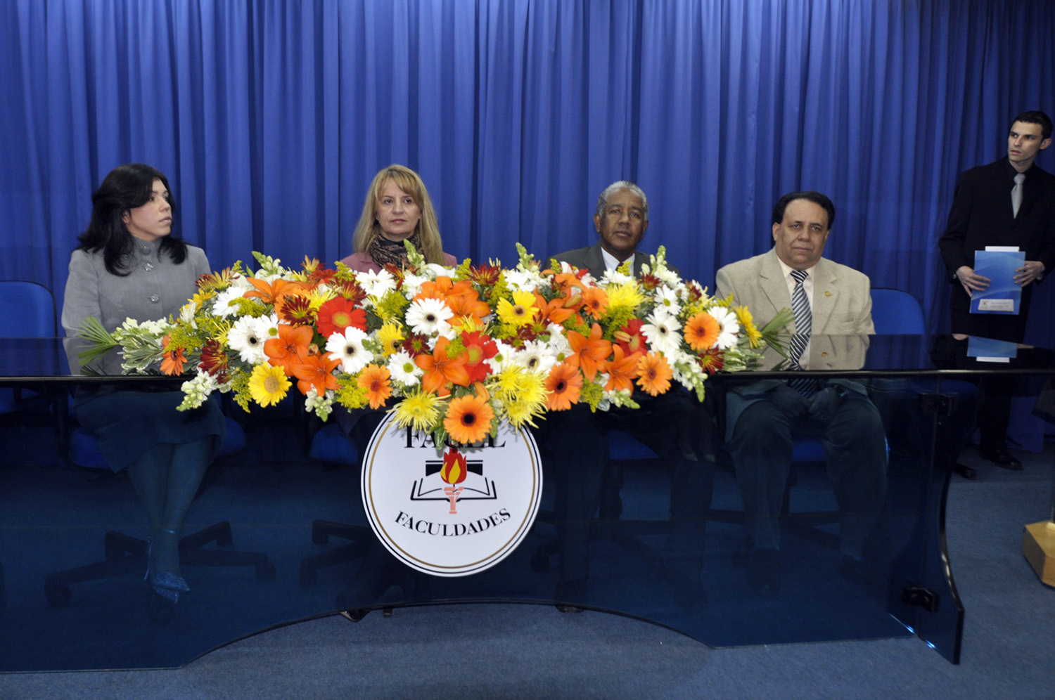 Vereadora presta homenagem à Facel 