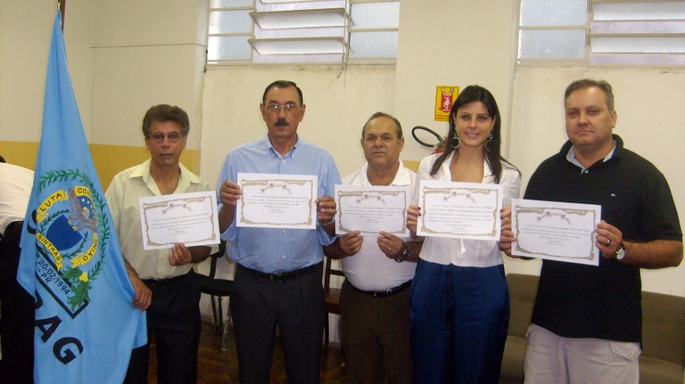 Vereadora prestigia posse no Sintrag 